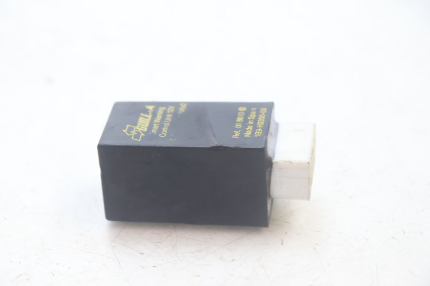 photo de BLINKERRELAIS YAMAHA YP MAJESTY 125 (2002 - 2006) - Zoom auf Gebrauchszustand