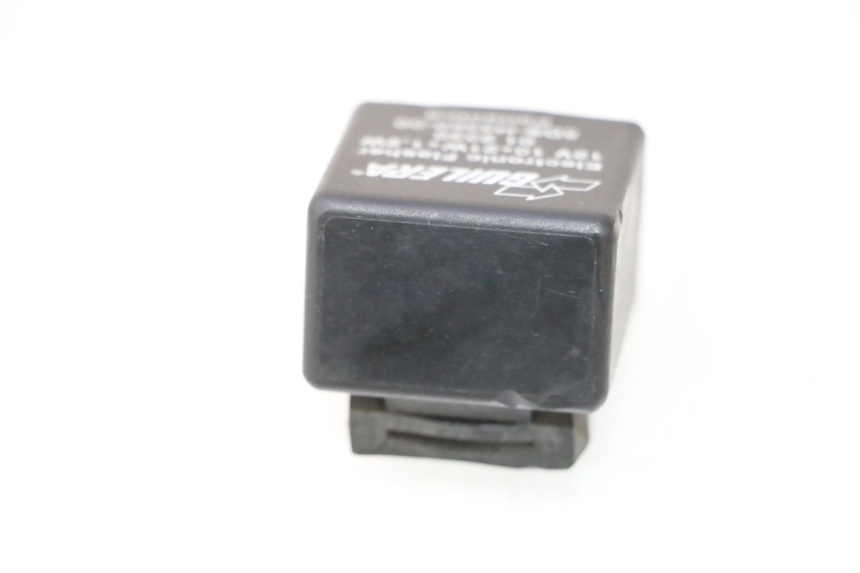 photo de BLINKER RELAIS YAMAHA YP MAJESTY 125 (1998 - 2001) - Alternative Perspektive