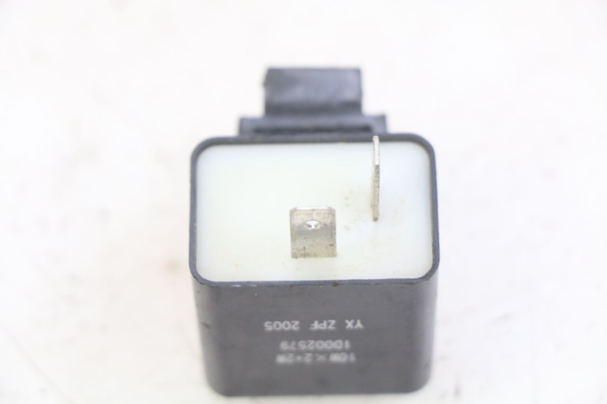 photo de BLINKERRELAIS PIAGGIO ZIP 4T 50 (2018 - 2020) - Zoom auf Gebrauchszustand