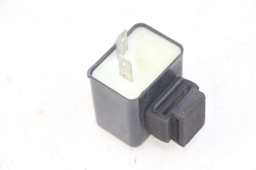 photo de BLINKERRELAIS PIAGGIO ZIP 4T 50 (2018 - 2020) - Zoom auf Gebrauchszustand