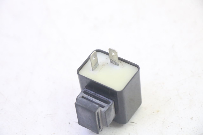 photo de BLINKERRELAIS PIAGGIO ZIP 4T 50 (2018 - 2020) - Zoom auf Gebrauchszustand