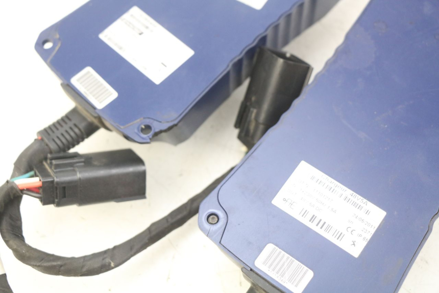 photo de BATTERIELADEGERÄT PEUGEOT E-VIVACITY 1 (2012 - 2018) - Detailansicht des Bauteils