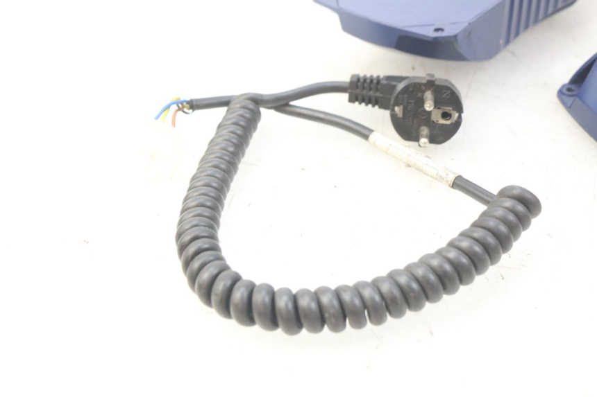 photo de BATTERIELADEGERÄT PEUGEOT E-VIVACITY 1 (2012 - 2018) - Zoom auf Komponenten