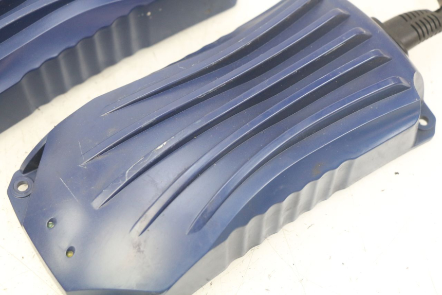 photo de BATTERIELADEGERÄT PEUGEOT E-VIVACITY 1 (2012 - 2018) - Detaillierte Sichtprüfung