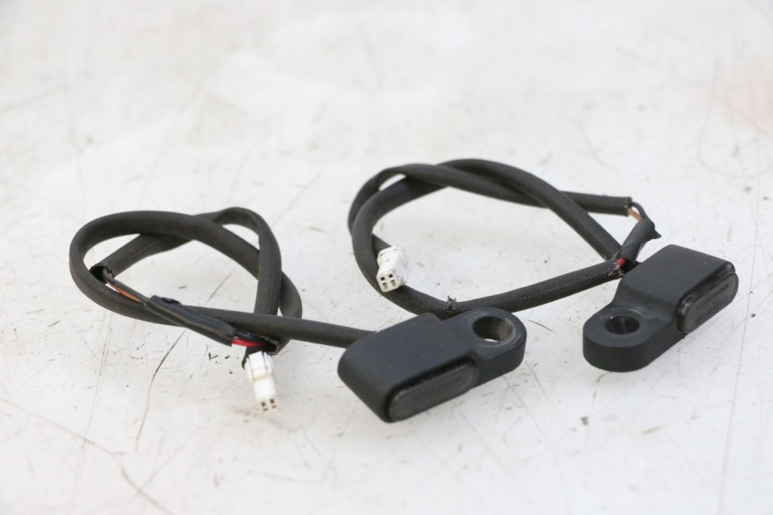 photo de HINTEN BLINKER DERBI SENDA SM DRD X-TREME 50 (2011 - 2017) - Oberflächenzustand und Material