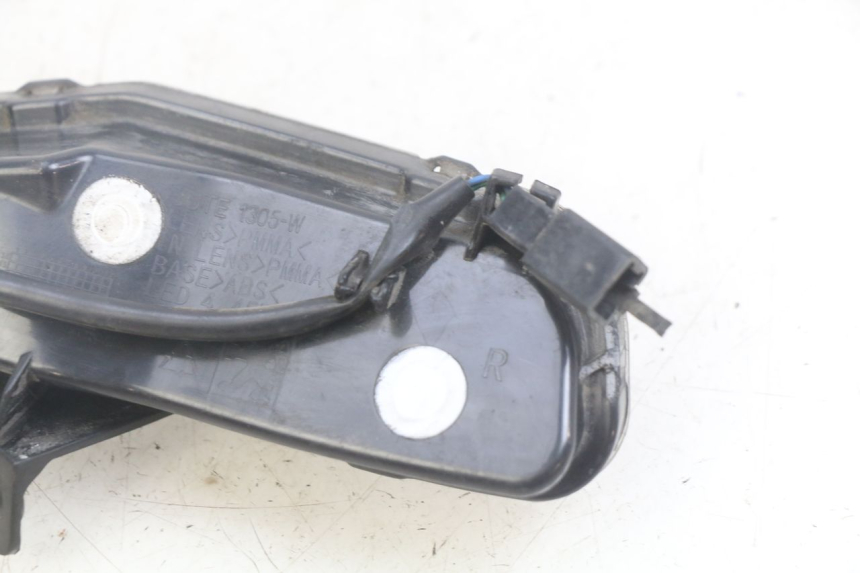 photo de RECHTER HINTERER BLINKER PEUGEOT DJANGO 4T 50 (2014 - 2019) - Zoom auf Gebrauchszustand