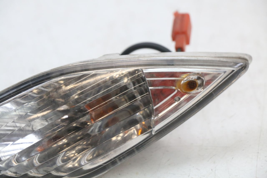 photo de HINTEN RECHTS BLINKER SYM FIDDLE 3 III 50 (2014 - 2020) - Zoom auf Gebrauchszustand