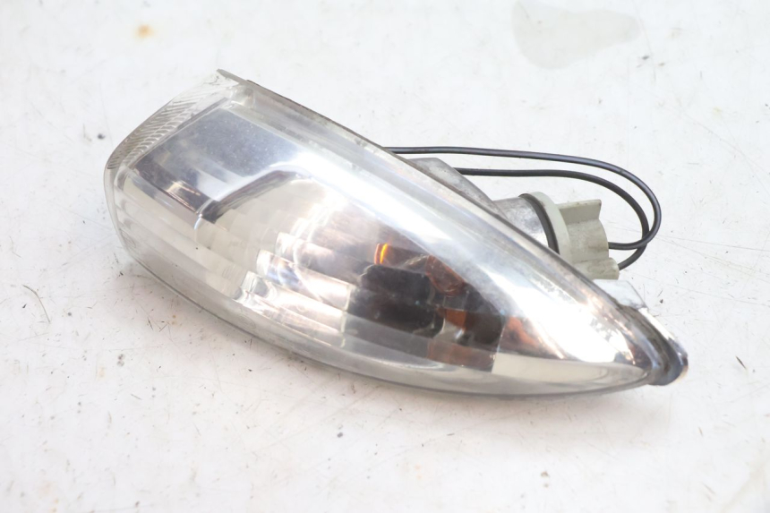 photo de RECHTER HINTERER BLINKER PIAGGIO FLY 2T 50 (2004 - 2017) - Zoom auf Gebrauchszustand