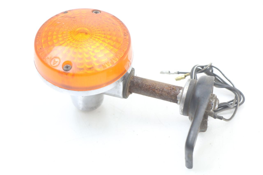 photo de HINTEN RECHTS BLINKER SUZUKI GN 125 (1997 - 2000) - Zoom auf Gebrauchszustand