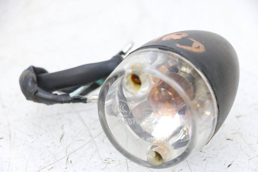 photo de HINTEN RECHTS BLINKER SYM ORBIT 2 50 (2008 - 2014) - Details der Befestigungspunkte
