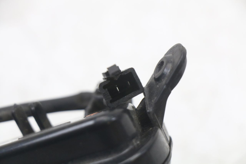 photo de HINTEN RECHTS BLINKER PEUGEOT DJANGO 125 (2014 - 2017) - Details der Befestigungspunkte