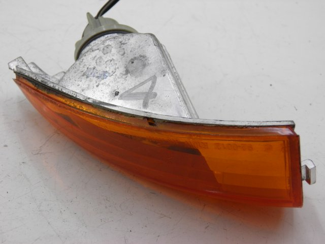 photo de HINTEN RECHTS BLINKER PIAGGIO FLY 100 (2006 - 2010) - Detailansicht des Bauteils