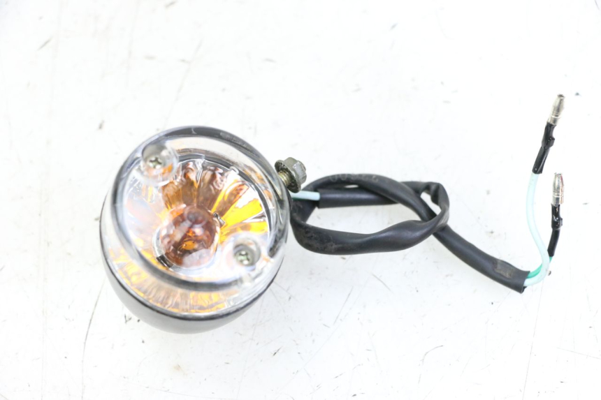 photo de HINTEN RECHTS BLINKER SYM ORBIT 2 4T 50 (2008 - 2017) - Zoom auf Gebrauchszustand