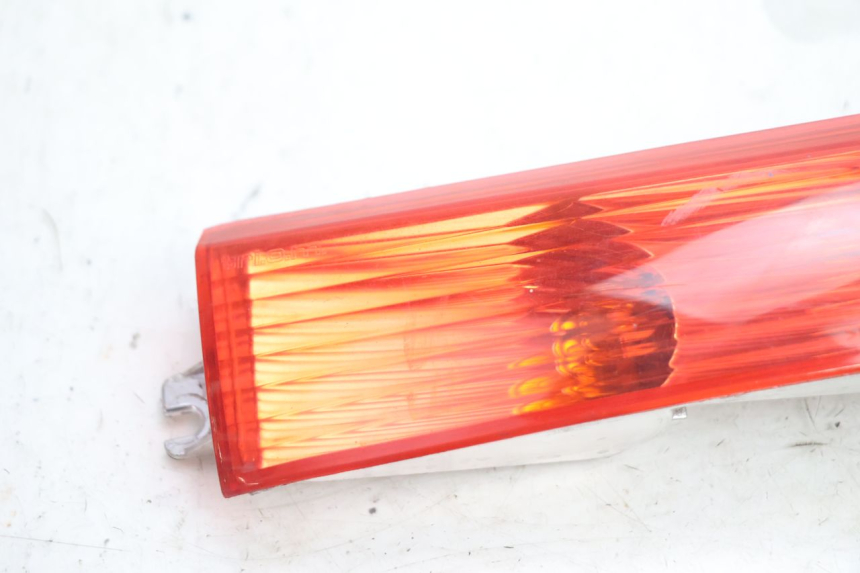 photo de HINTEN RECHTS BLINKER PIAGGIO X8 STREET 125 (2006 - 2007) - Detailansicht des Bauteils