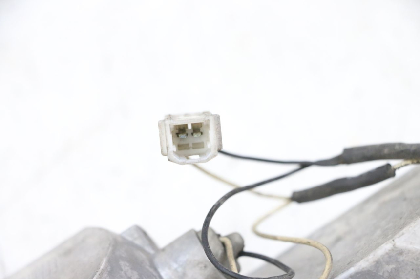 photo de RECHTER HINTERER BLINKER PIAGGIO X8 125 (2004 - 2007) - Zoom auf Gebrauchszustand