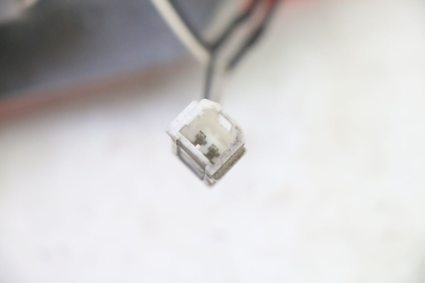 photo de RECHTER HINTERER BLINKER PIAGGIO XEVO - X EVO 125 (2007 - 2017) - Oberflächenzustand und Material