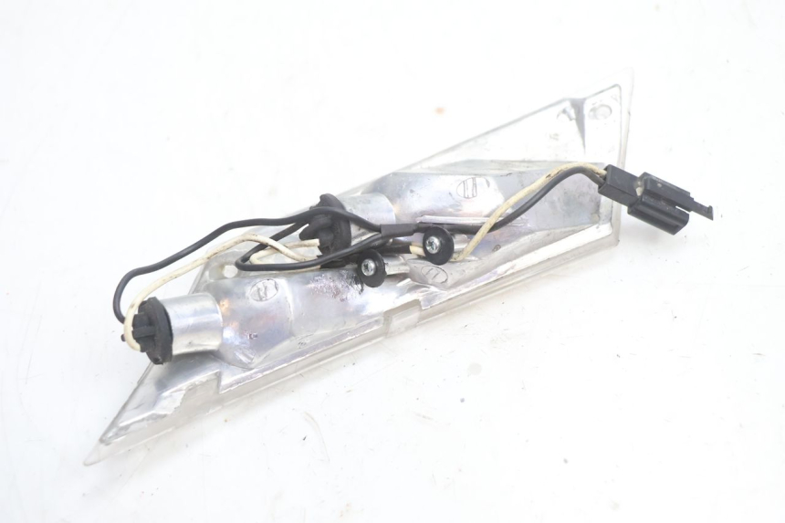 photo de RECHTER HINTERER BLINKER PIAGGIO ZIP 2T 50 (2009 - 2019) - Details der Befestigungspunkte