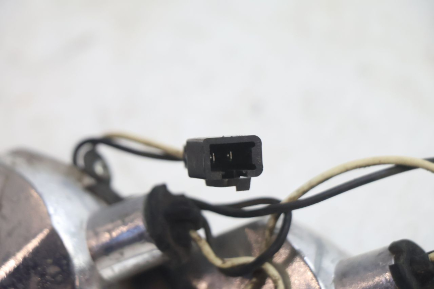 photo de RECHTER HINTERER BLINKER PIAGGIO ZIP 4T 50 (2018 - 2020) - Oberflächenzustand und Material