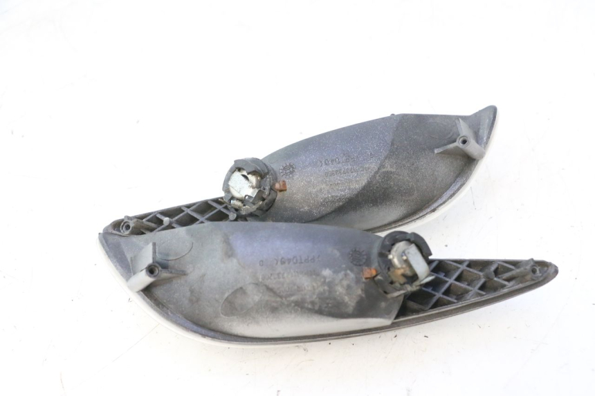 photo de HINTEN BLINKER PEUGEOT ELYSTAR 50 (2002 - 2014) - Technische Nahaufnahme
