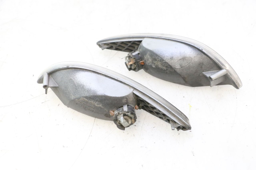 photo de HINTEN BLINKER PEUGEOT ELYSTAR 50 (2002 - 2014) - Details der Befestigungspunkte