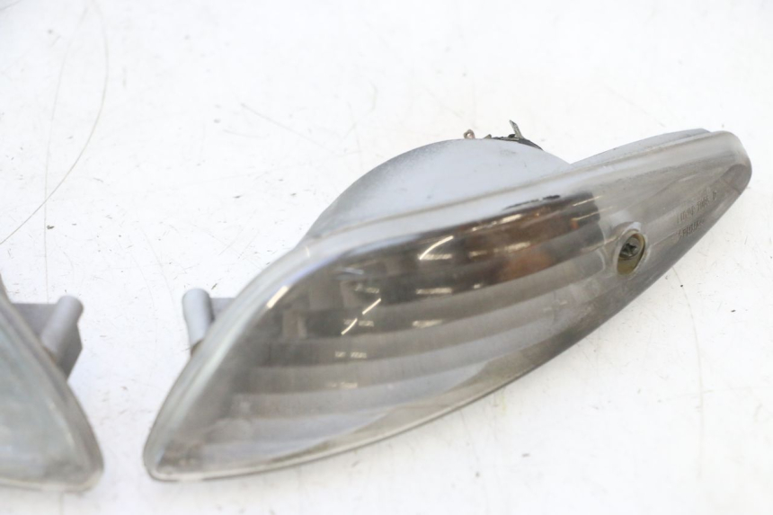photo de HINTEN BLINKER PEUGEOT ELYSTAR 50 (2002 - 2014) - Oberflächenzustand und Material