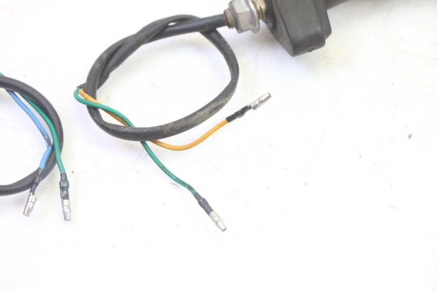 photo de HINTEN BLINKER STAHO FH 50 (2018 - 2019) - Kennzeichnungen und Originalreferenzen