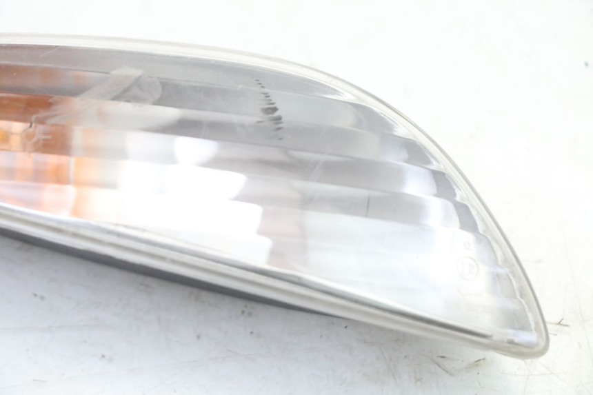 photo de LINKS HINTEN BLINKER PEUGEOT ELYSTAR 50 (2002 - 2014) - Zoom auf Gebrauchszustand