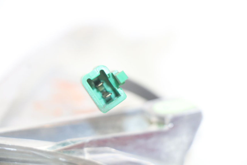 photo de HINTEN LINKS BLINKER PEUGEOT GEOPOLIS RS 125 (2007 - 2009) - Details der Befestigungspunkte