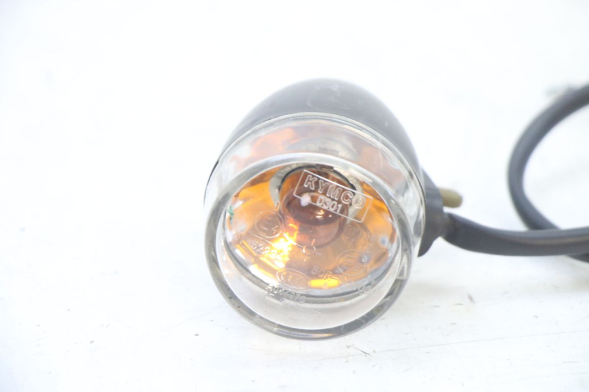 photo de LINKS HINTEN BLINKER KYMCO AGILITY 4T 50 (2018 - 2022) - Zoom auf Gebrauchszustand