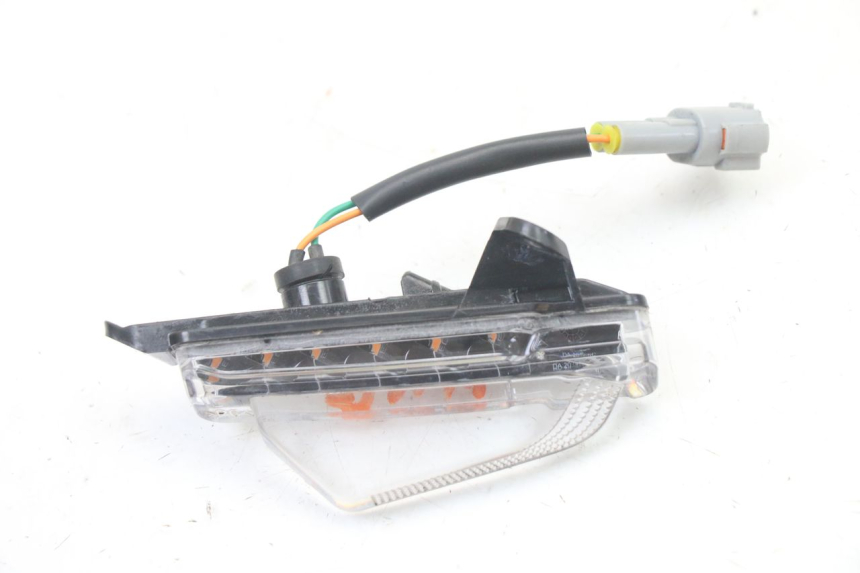 photo de HINTEN LINKS BLINKER PEUGEOT TWEET 4T 50 (2023 - 2025) - Zoom auf Gebrauchszustand