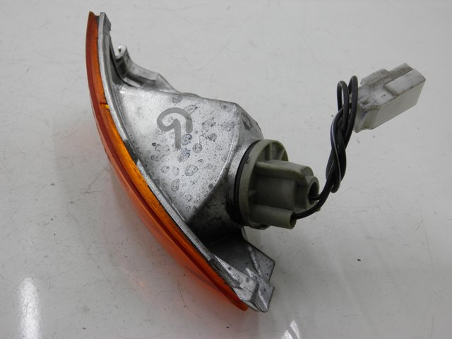 photo de HINTEN LINKS BLINKER PIAGGIO FLY 100 (2006 - 2010) - Detailansicht des Bauteils