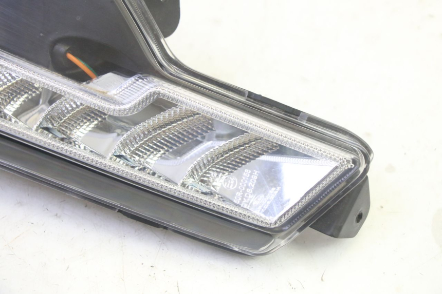 photo de HINTEN LINKS BLINKER EFUN PUSA 1 - Zoom auf Gebrauchszustand