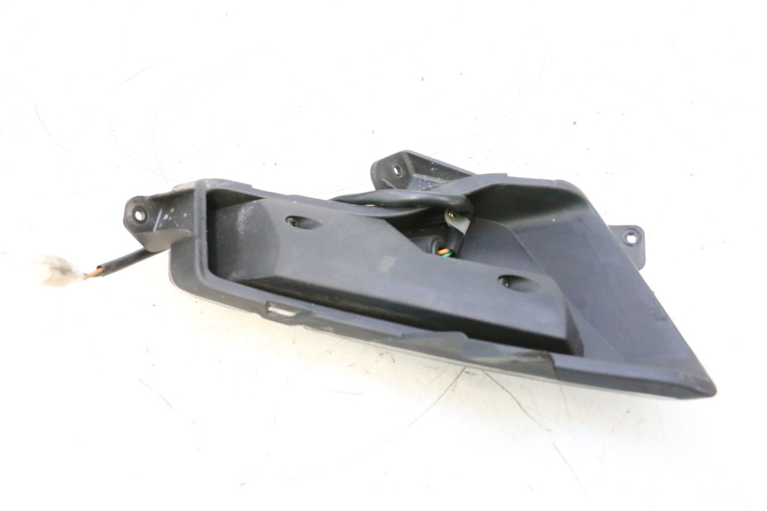 photo de HINTEN LINKS BLINKER EFUN PUSA 1 - Details der Befestigungspunkte