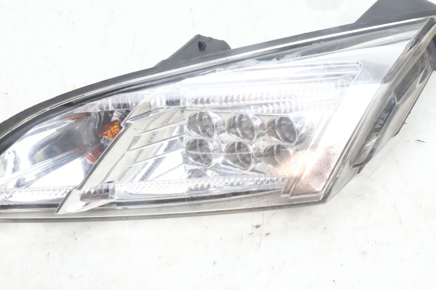 photo de HINTEN LINKS BLINKER PEUGEOT SATELIS 125 (2013 - 2018) - Zoom auf Gebrauchszustand