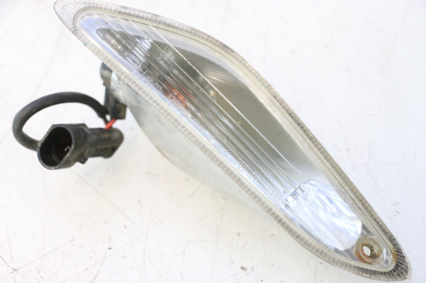 photo de LINKS HINTEN BLINKER PIAGGIO VESPA PRIMAVERA 2T 50 (2013 - 2018) - Kennzeichnungen und Originalreferenzen