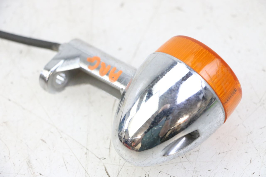 photo de HINTEN LINKS BLINKER YAMAHA WHY 50 (1998 - 2000) - Details der Befestigungspunkte