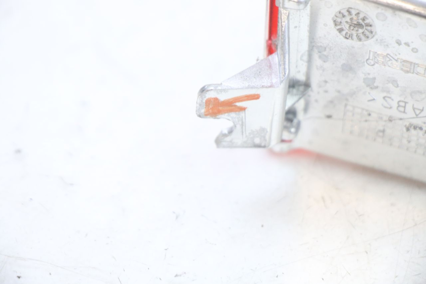 photo de LINKS HINTEN BLINKER PIAGGIO XEVO - X EVO 125 (2007 - 2017) - Details der Befestigungspunkte