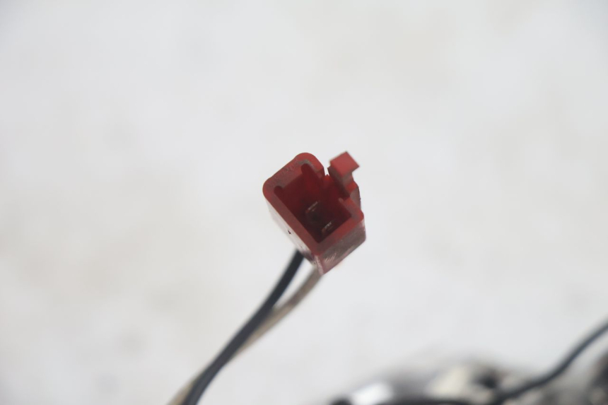photo de HINTEN LINKS BLINKER PIAGGIO ZIP IGET 4T 50 (2021 - 2023) - Details der Befestigungspunkte