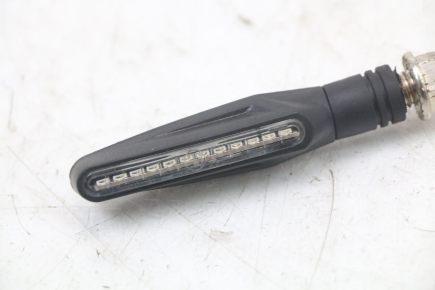 photo de HINTEN BLINKER SUZUKI GS F 500 (2004 - 2007) - Kennzeichnungen und Originalreferenzen
