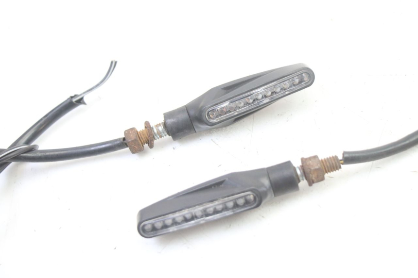 photo de HINTEN BLINKER SUZUKI GSR 750 (2011 - 2017) - Alternative Perspektive