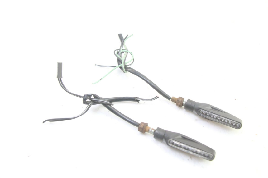 photo de HINTEN BLINKER SUZUKI GSR 750 (2011 - 2017) - Technische Nahaufnahme