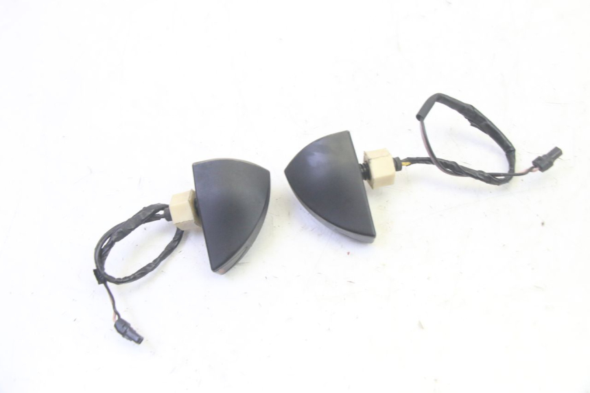 photo de HINTEN BLINKER PIAGGIO MP3 RL 250 (2006 - 2010) - Technische Nahaufnahme