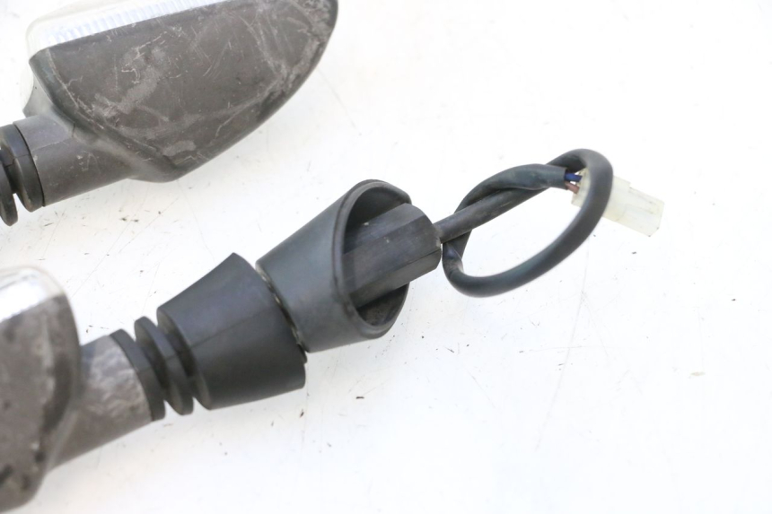 photo de HINTEN BLINKER PIAGGIO MP3 500 (2016 - 2018) - Weitere Ansicht des Artikels