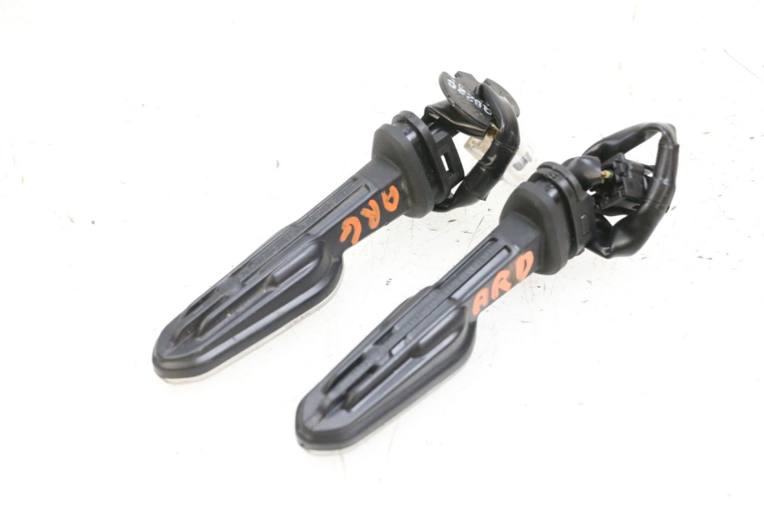 photo de HINTEN BLINKER YAMAHA NEO'S CORE 1 (2022 - 2026) - Alternative Perspektive