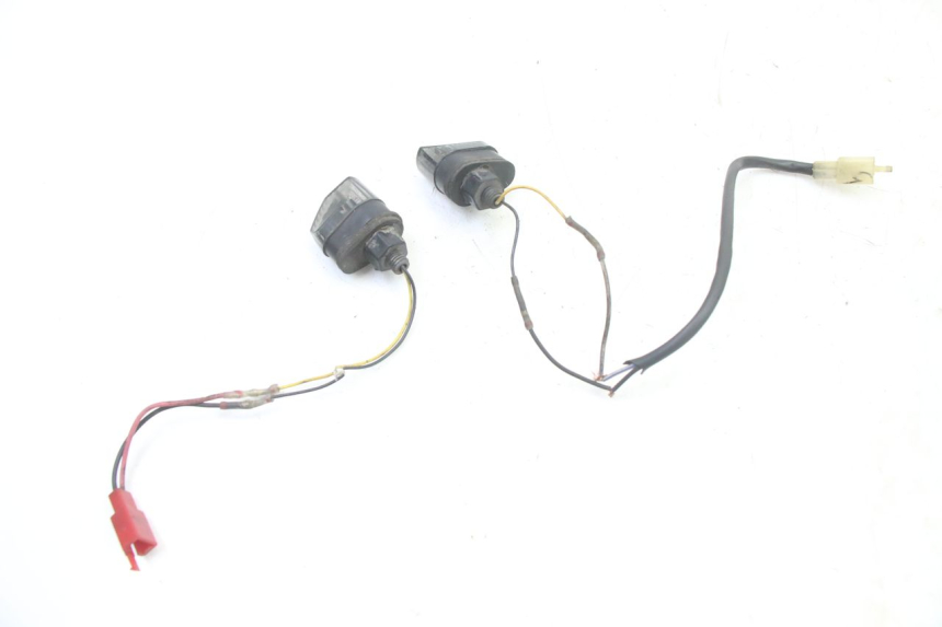 photo de HINTEN BLINKER APRILIA SR 2T 50 (2018 - 2022) - Kennzeichnungen und Originalreferenzen