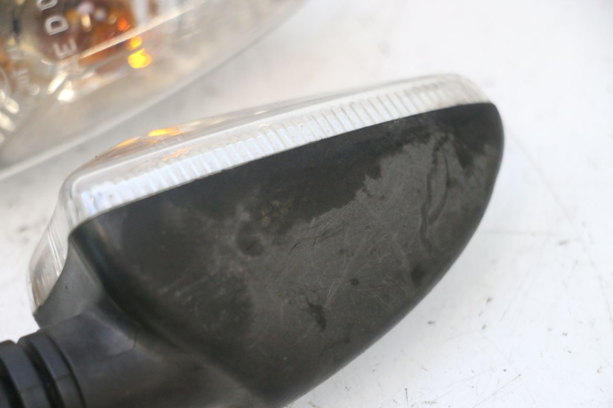 photo de HINTEN BLINKER APRILIA SR MOTARD 50 (2012 - 2018) - Oberflächenzustand und Material