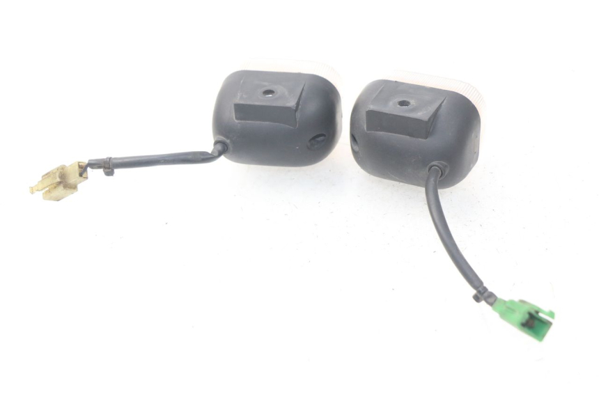 photo de HINTEN BLINKER MBK STUNT NAKED 50 (2004 - 2018) - Zoom auf Gebrauchszustand