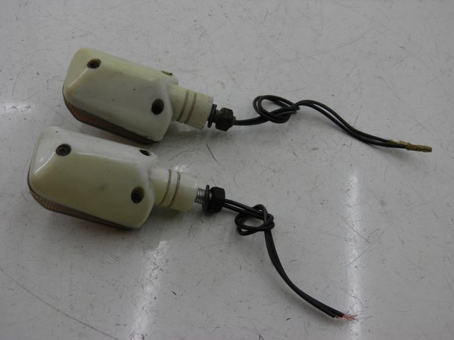 photo de HINTEN BLINKER SUZUKI GSF N BANDIT 600 (1996 - 1999) - Zoom auf Gebrauchszustand