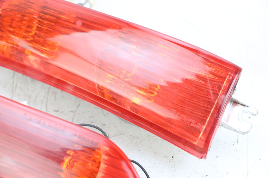 photo de HINTEN BLINKER PIAGGIO XEVO - X EVO 125 (2007 - 2017) - Details der Befestigungspunkte