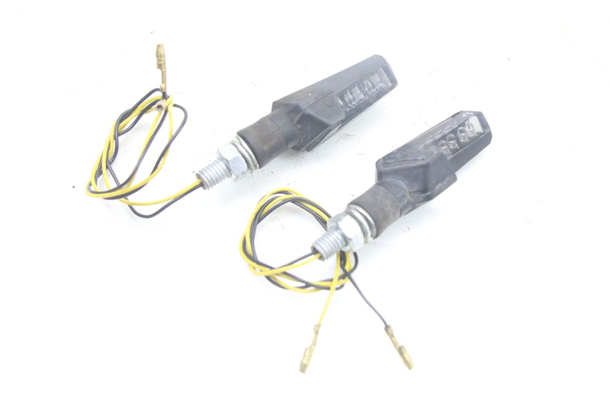 photo de HINTEN BLINKER YAMAHA FZS FAZER 600 (2001 - 2003) - Detailansicht des Bauteils